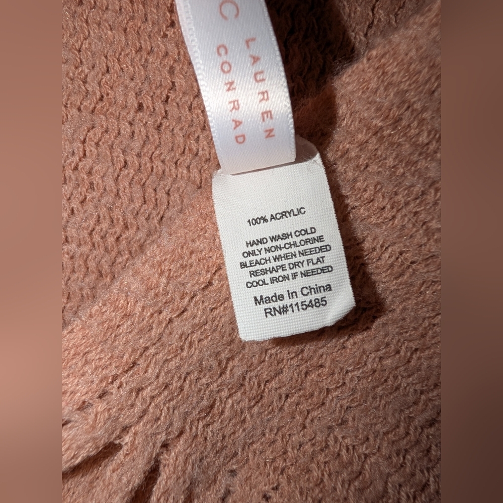 🧶 🩷 Blush Wide & Long Soft Sweater Knit Scarf w/ Tassles by LC Lauren Conrad - Picture 5 of 5